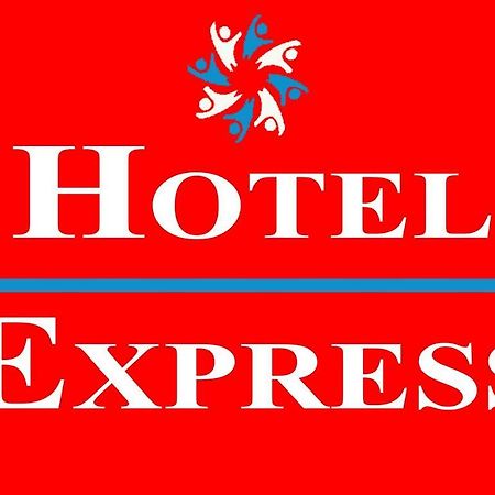 Hotel Express Anniston/Oxford מראה חיצוני תמונה