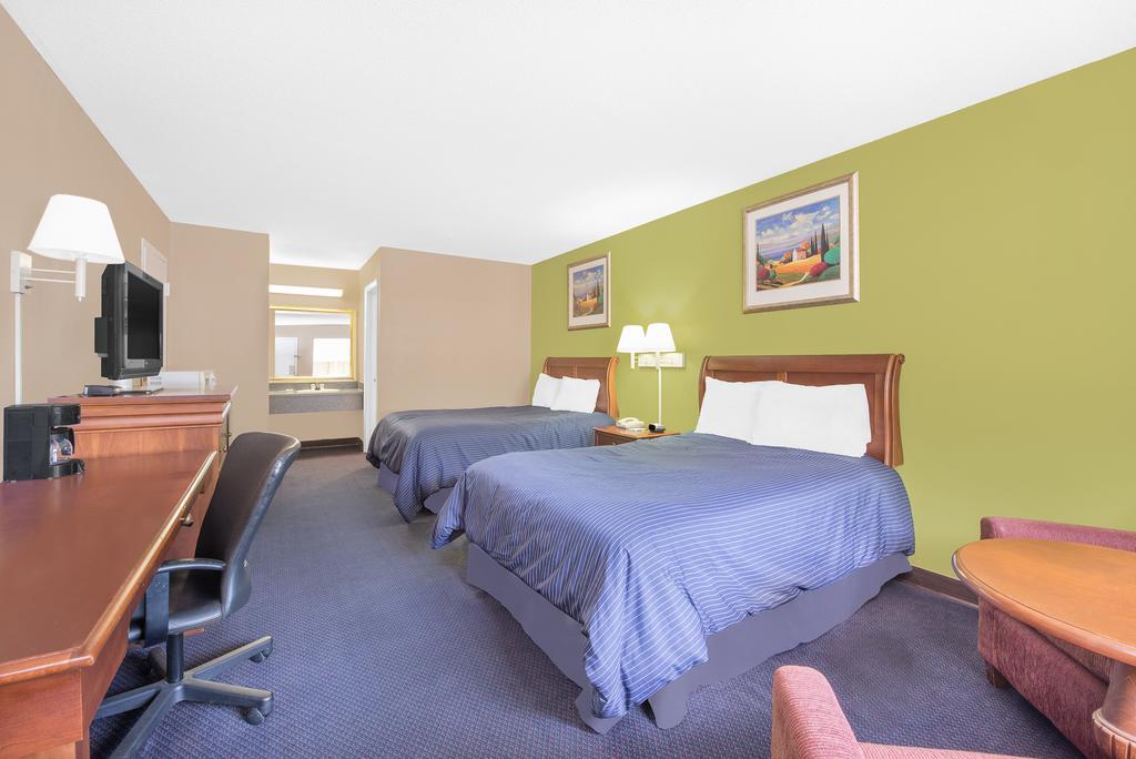 Hotel Express Anniston/Oxford מראה חיצוני תמונה