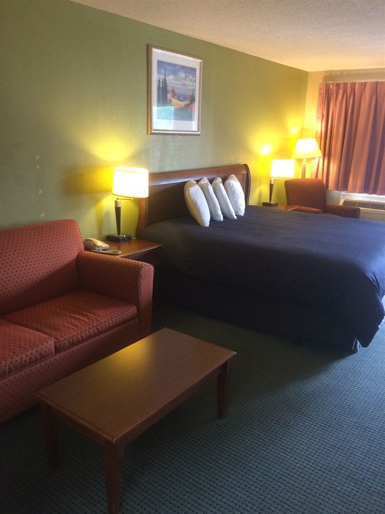 Hotel Express Anniston/Oxford מראה חיצוני תמונה