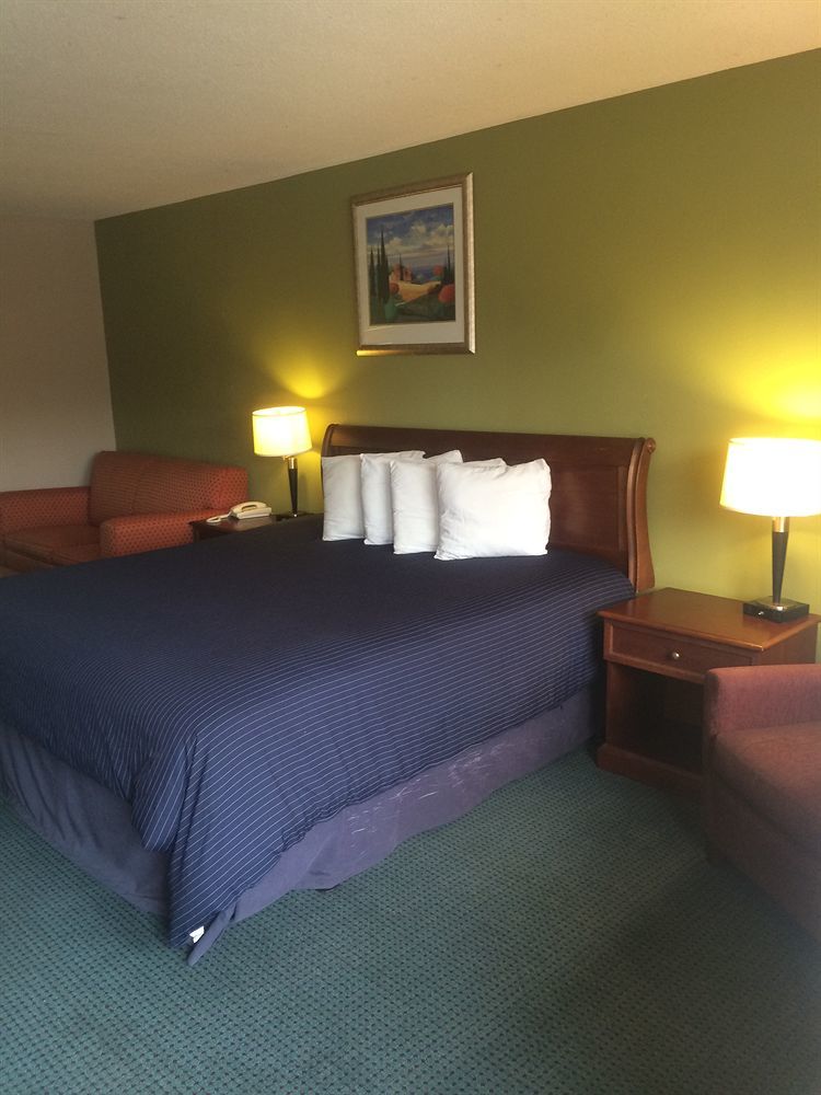 Hotel Express Anniston/Oxford מראה חיצוני תמונה