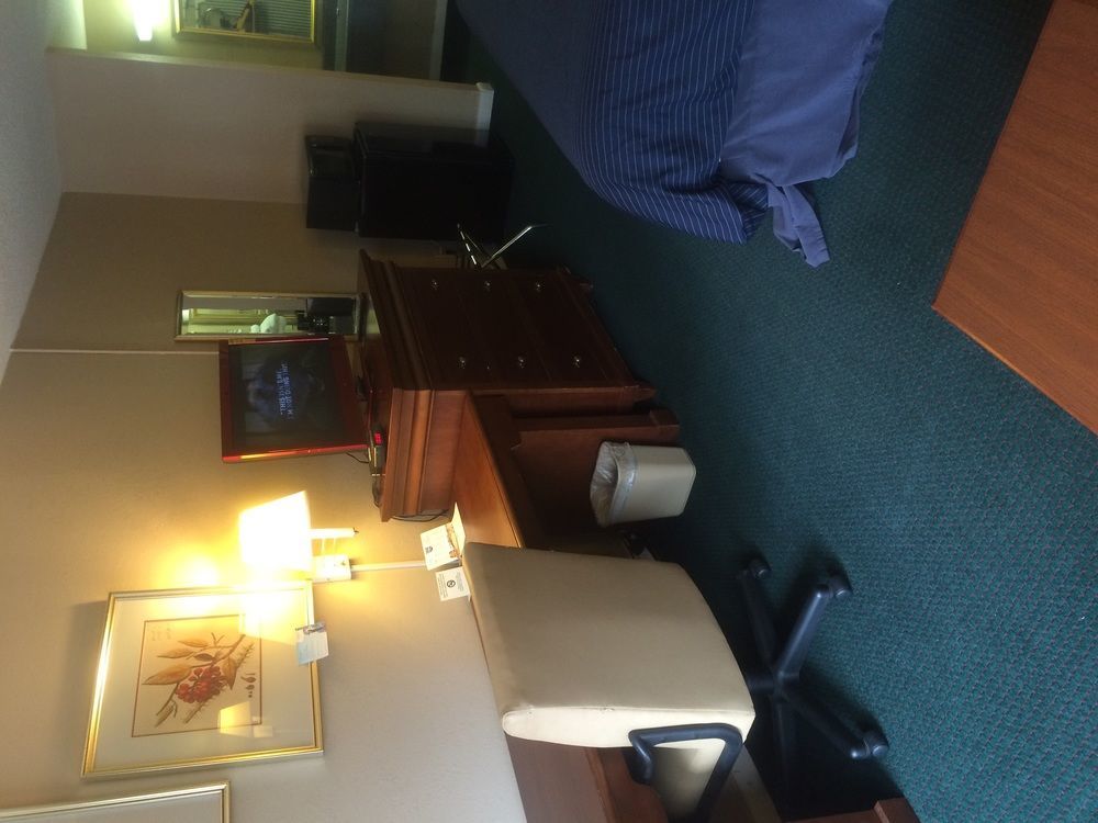 Hotel Express Anniston/Oxford מראה חיצוני תמונה
