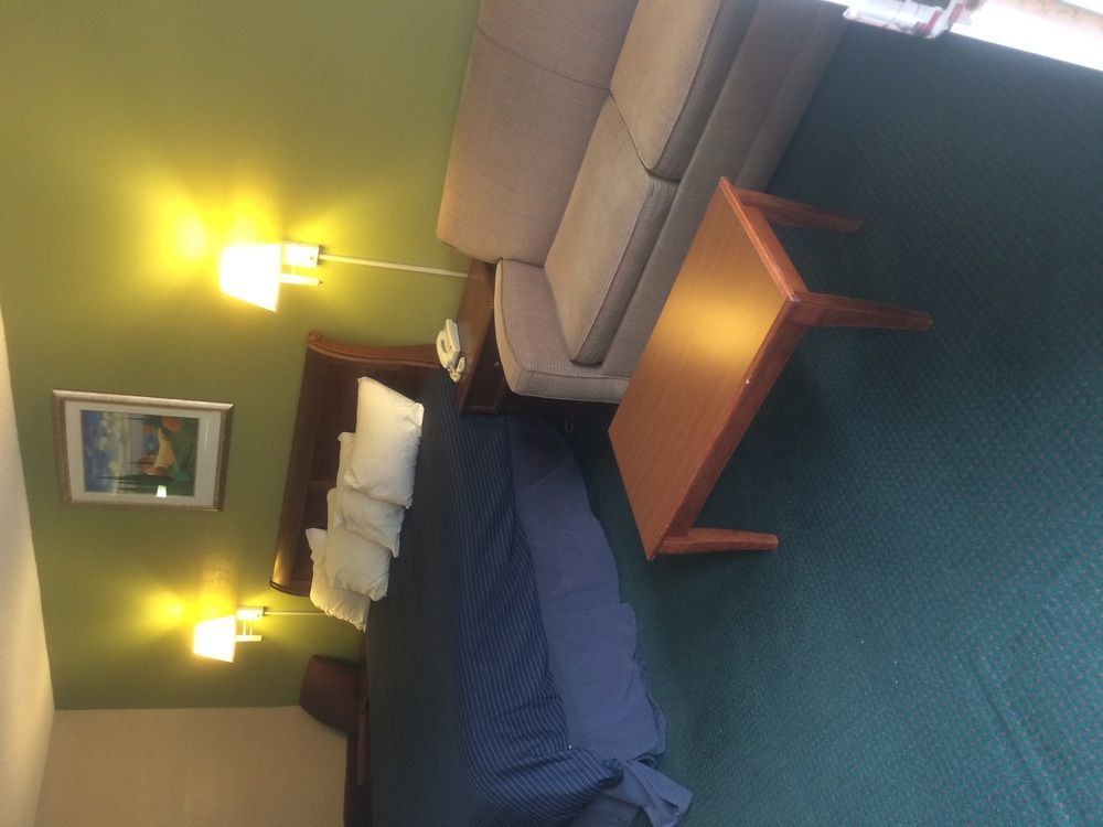 Hotel Express Anniston/Oxford מראה חיצוני תמונה