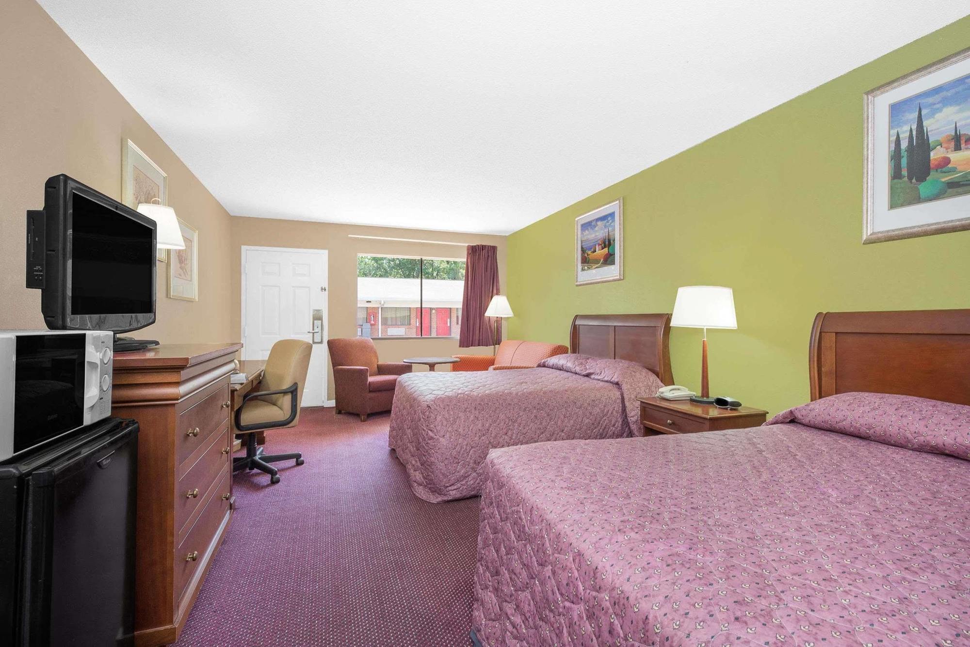 Hotel Express Anniston/Oxford מראה חיצוני תמונה