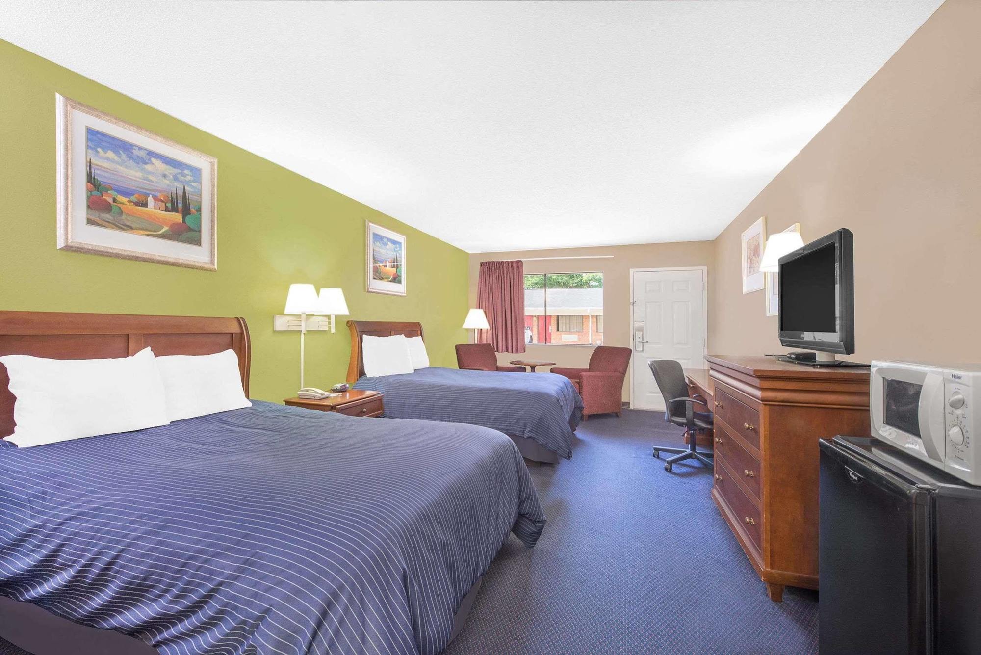 Hotel Express Anniston/Oxford מראה חיצוני תמונה