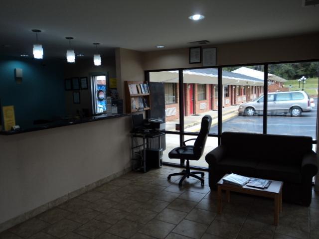 Hotel Express Anniston/Oxford מראה חיצוני תמונה