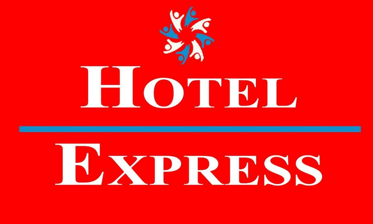 Hotel Express Anniston/Oxford מראה חיצוני תמונה